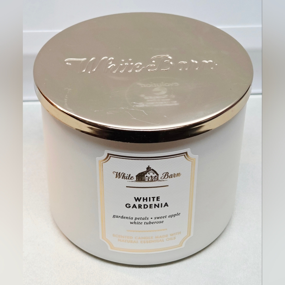 White Barn White Gardenia 3x3.5" Candle New - Picture 1 of 5